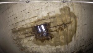 Video Inspection_: water infiltration and rebar in a severe state of deterioration